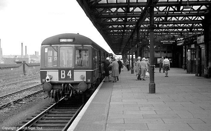 Passenger train to Nottingham, Leicester Central Passenger train to Nottingham, Leicester Central