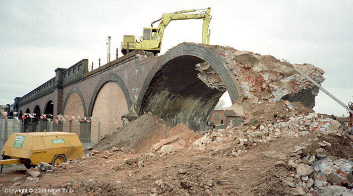 Demolition of the ex-Great Central Railway north viaduct, Leicester Demolition of the ex-Great Central Railway north viaduct, Leicester