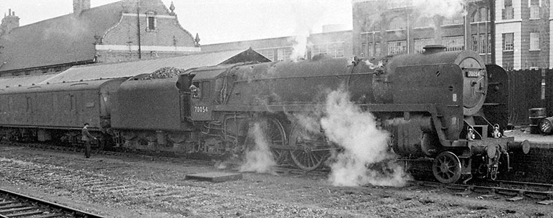 70054 Leicester Central station parcels