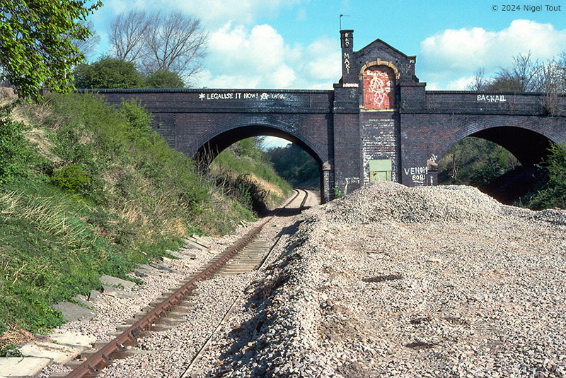 Ballasting at Belgrave & Birstall station Ballasting at Belgrave & Birstall station