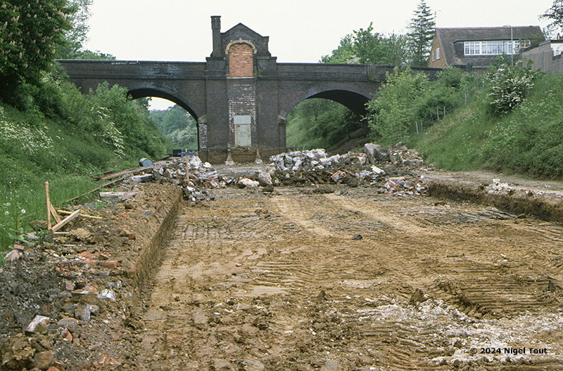 Excavation Belgrave & Birstall station Excavation Belgrave & Birstall station