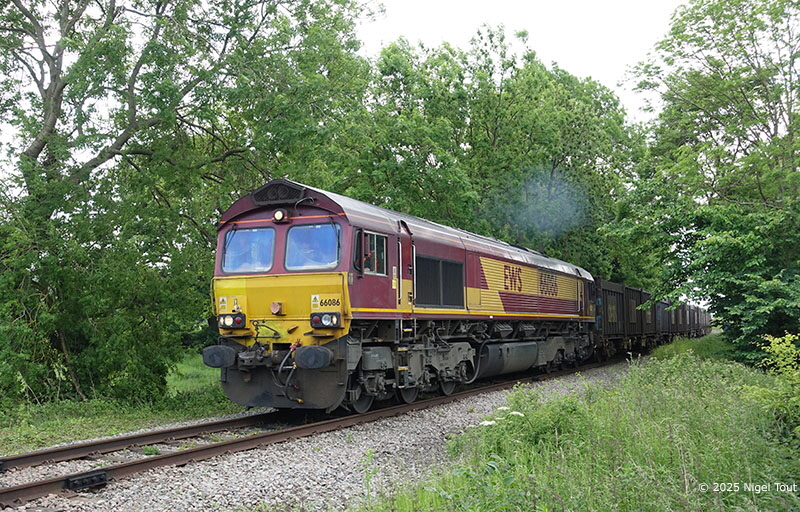 66086 with loaded gypsum train