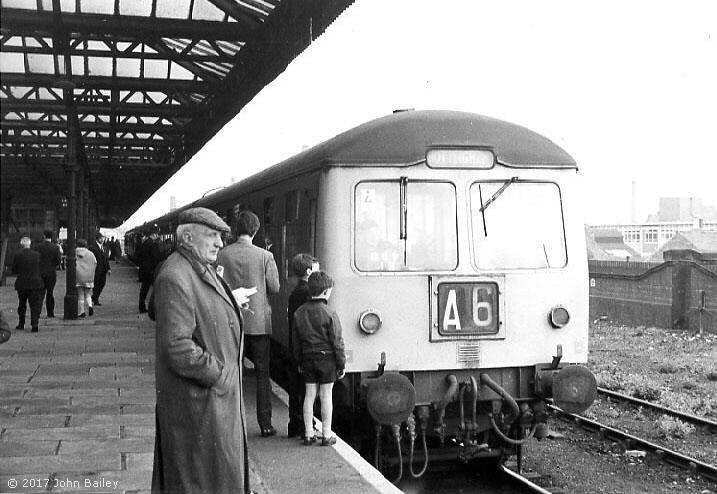 The last Rugby Central to Nottingham Arkwright Street train before departure from Leicester Central